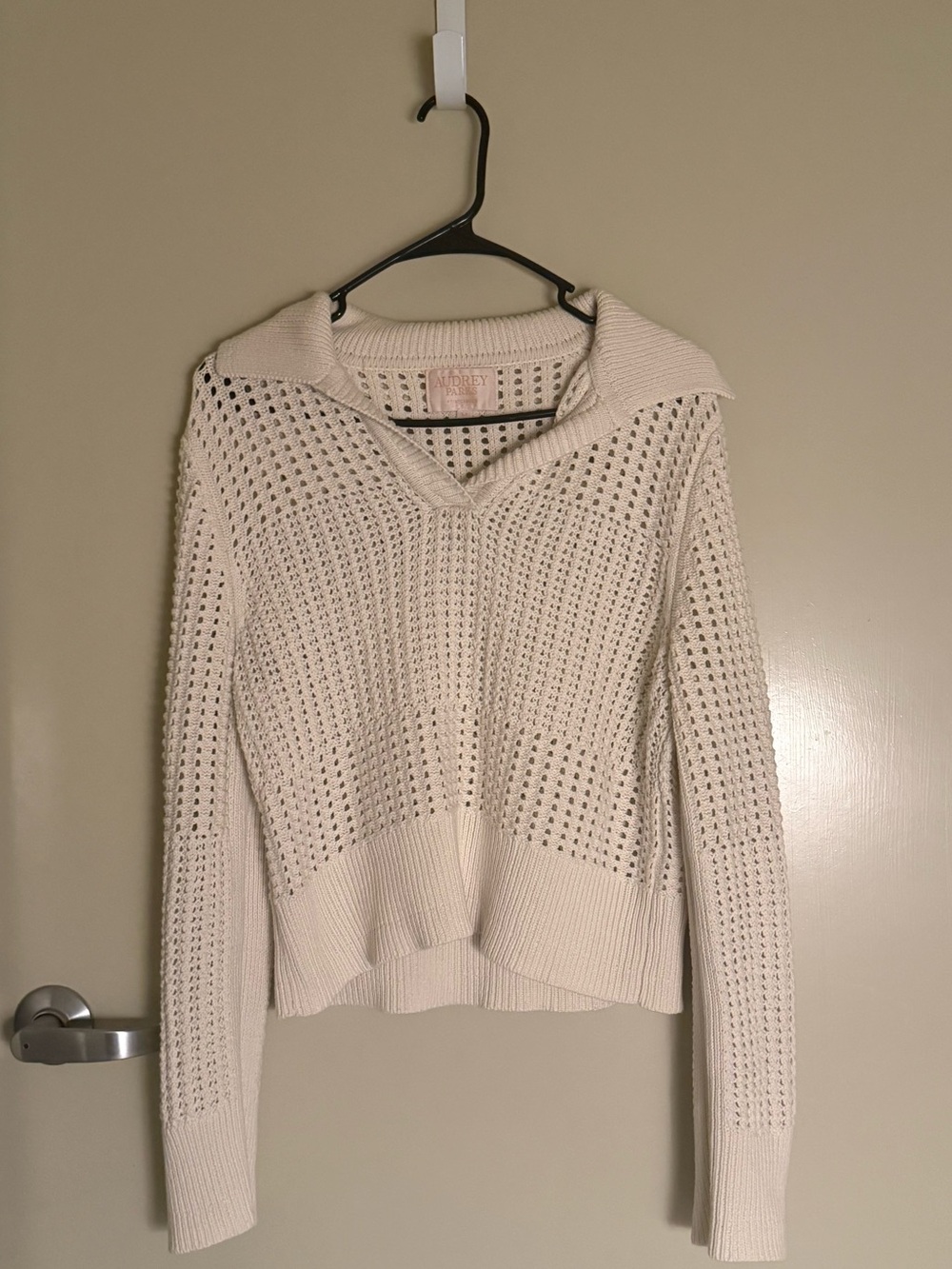Francesca's Collections Cream Open-Knit V‑Neck Collar Sweater